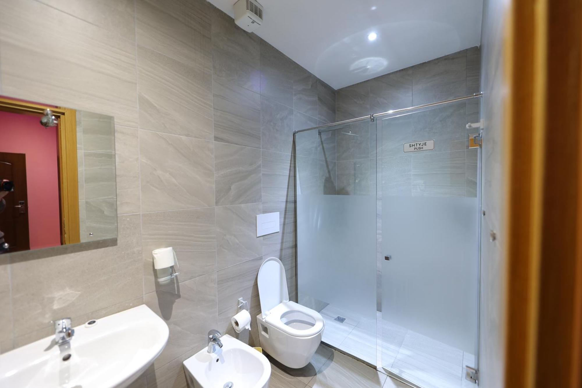 Hotel Gjuta Farke e Madhe 外观 照片