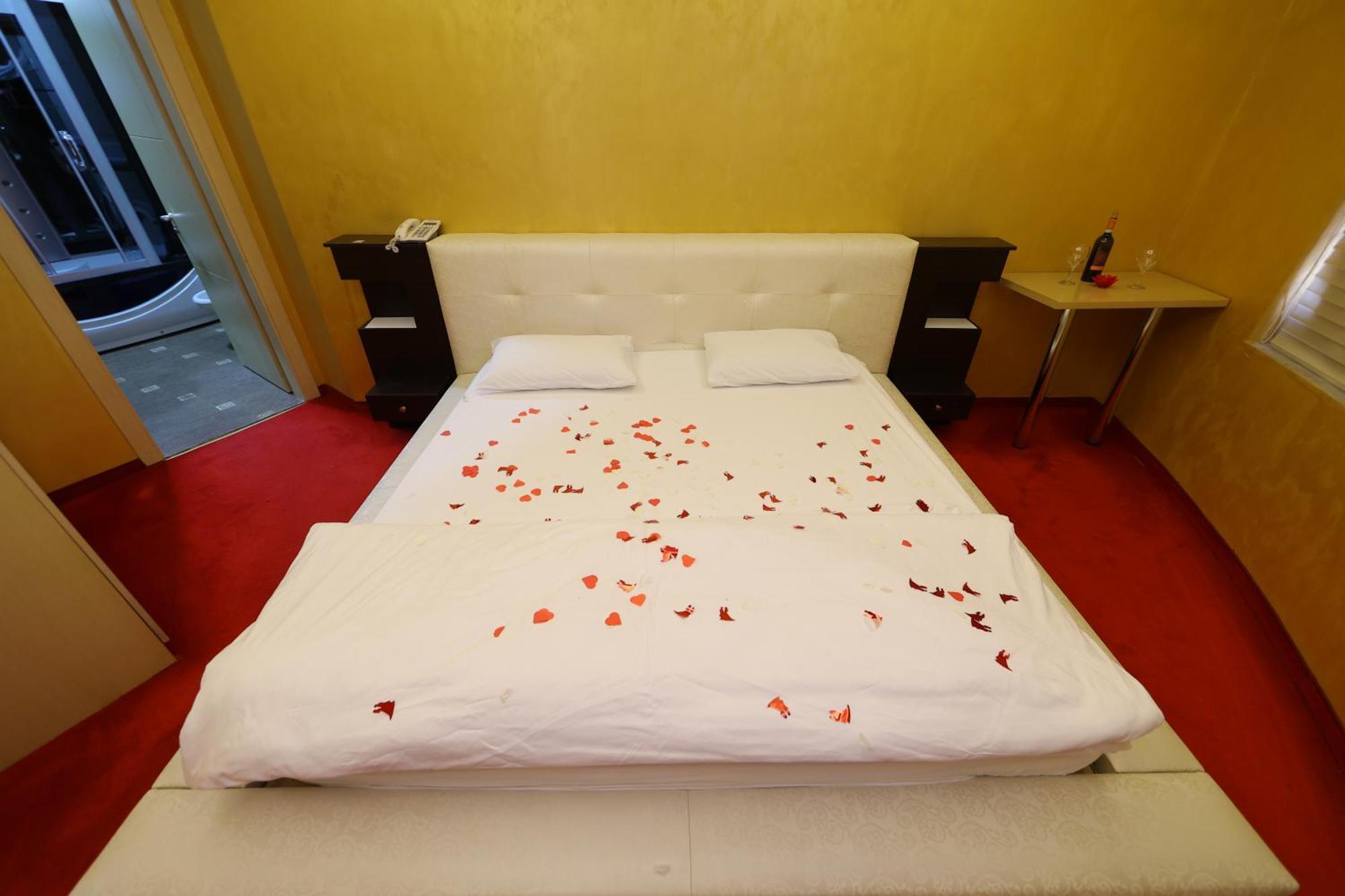 Hotel Gjuta Farke e Madhe 外观 照片